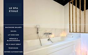 Le SPA Étoilé - Baignoire Balnéo et Sauna Privatif